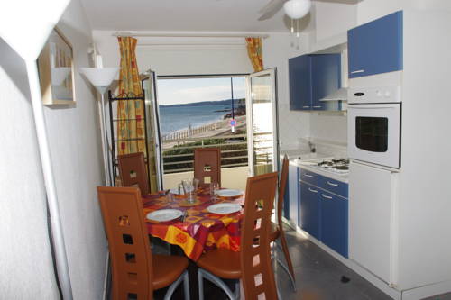 Imagen de la habitación del Hotel Les Stoechades. Foto 12