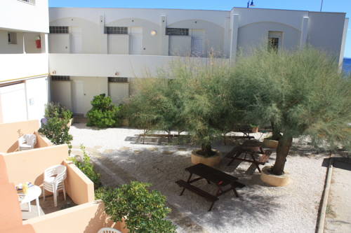 Imagen de la habitación del Hotel Les Stoechades. Foto 13