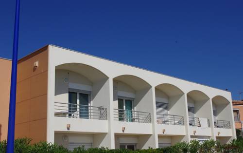 Imagen de la habitación del Hotel Les Stoechades. Foto 14