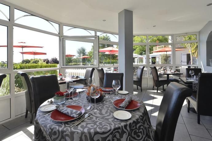 Imagen del bar/restaurante del Hotel Les Terrasses De Saumur and Spa. Foto 2
