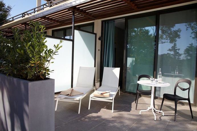 Imagen del bar/restaurante del Hotel Les Terrasses Du Bailli. Foto 3