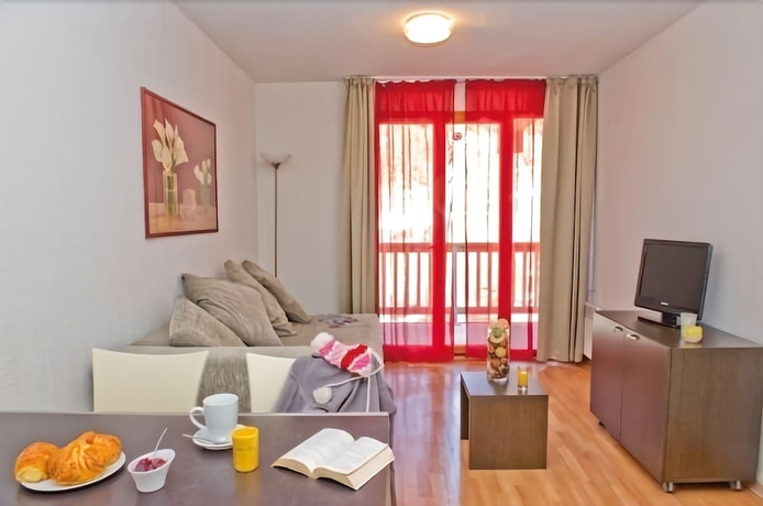 Imagen de la habitación del Hotel Les Terrasses Du Soleil D'or. Foto 12