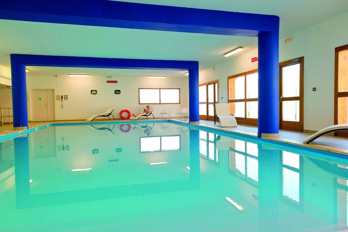 Imagen de la piscina del Hotel Les Terrasses Du Soleil D'or. Foto 17