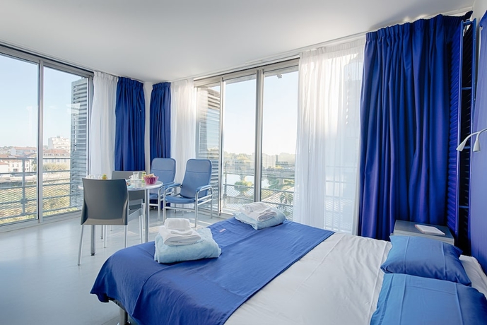 Imagen de la habitación del Hotel Les Thermes. Foto 3