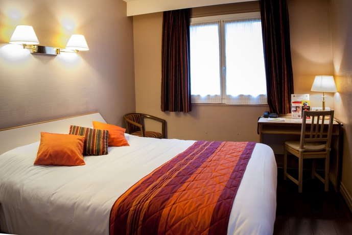 Imagen de la habitación del Hotel Les Tilleuls, Bourges. Foto 3