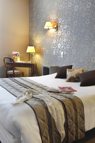 Imagen de la habitación del Hotel Les Tilleuls, Bourges. Foto 6