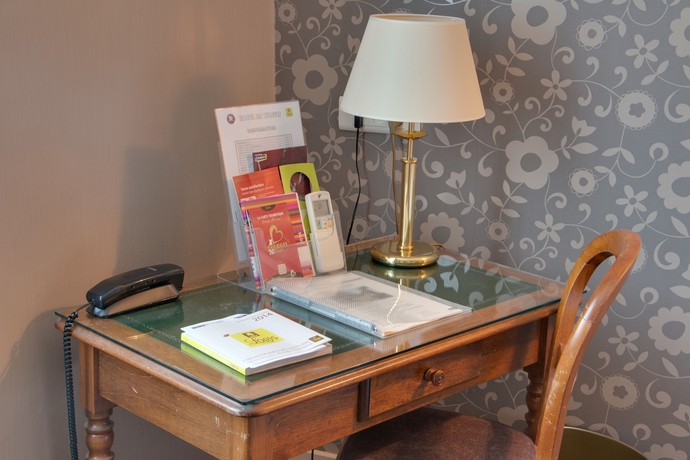 Imagen de la habitación del Hotel Les Tilleuls, Bourges. Foto 13