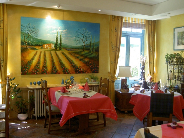 Imagen del bar/restaurante del Hotel Les Tilleuls, Rendeux. Foto 5