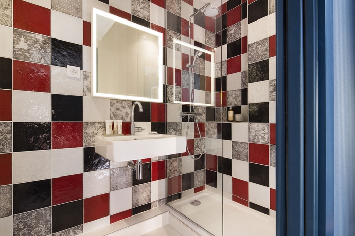 Imagen de la habitación del Hotel Les Tournelles. Foto 4