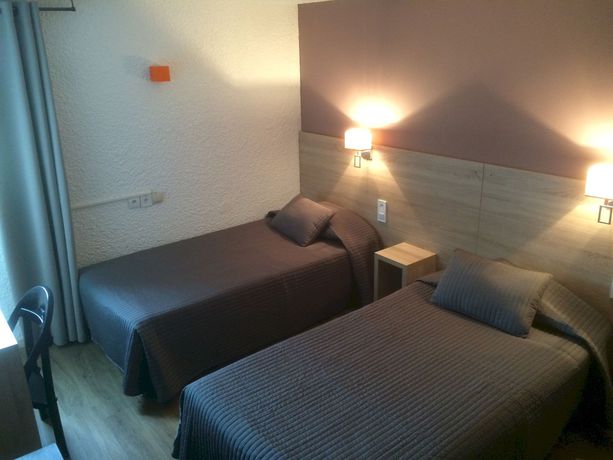 Imagen de la habitación del Hotel Les Tourrades. Foto 6