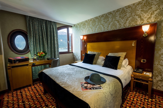 Imagen de la habitación del Hotel Les Tresoms Lake and Spa Resort. Foto 9