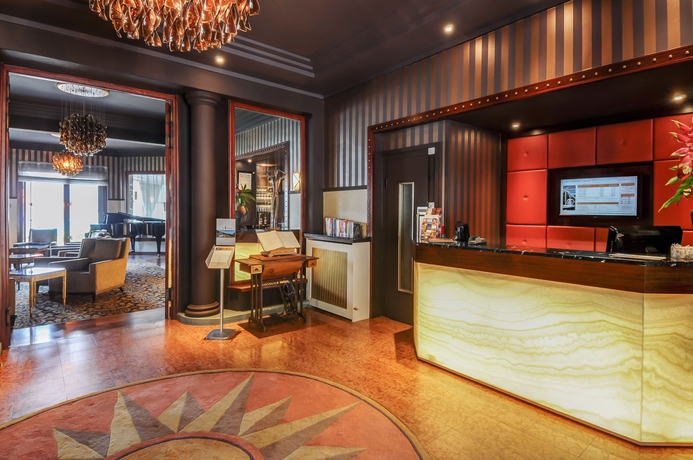 Imagen de los interiores del Hotel Les Tresoms Lake and Spa Resort. Foto 16