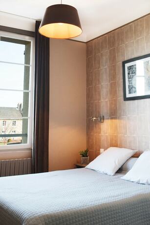 Imagen de la habitación del Hotel Les Trois Rois. Foto 13