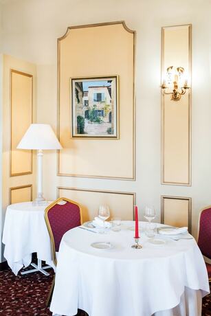 Imagen general del Hotel Les Trois Rois. Foto 6