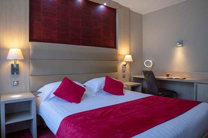 Imagen de la habitación del Hotel Les Trois Roses, Grenoble Meylan. Foto 4