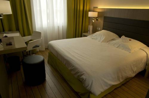 Imagen de la habitación del Hotel Les Tuileries. Foto 4