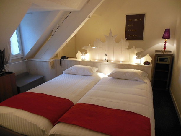 Imagen de la habitación del Hotel Les Ursulines. Foto 4