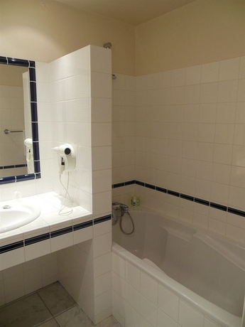 Imagen de la habitación del Hotel Les Ursulines. Foto 8