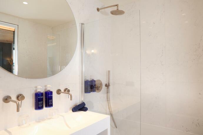 Imagen general del Hotel Les Vagues Hotel & Spa. Foto 1