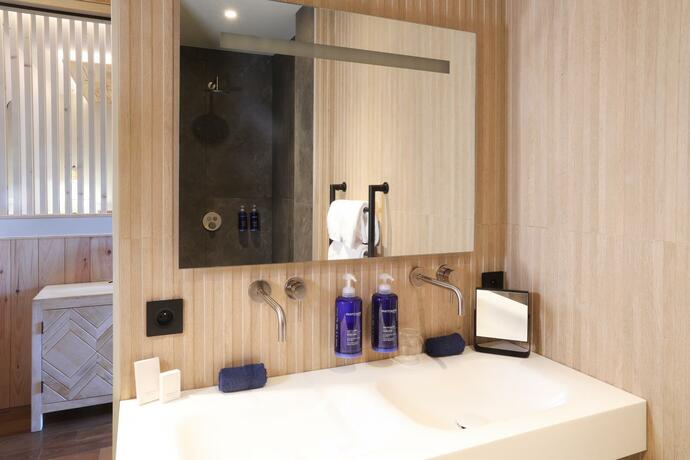 Imagen general del Hotel Les Vagues Hotel & Spa. Foto 10