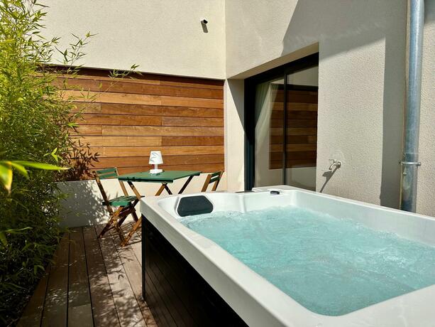 Imagen general del Hotel Les Vagues Hotel & Spa. Foto 19