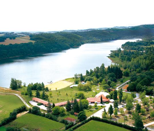 Imagen general del Hotel Les Vallons Du Lac. Foto 11