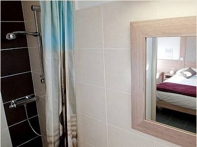 Imagen de la habitación del Hotel Les Vieilles Granges. Foto 6