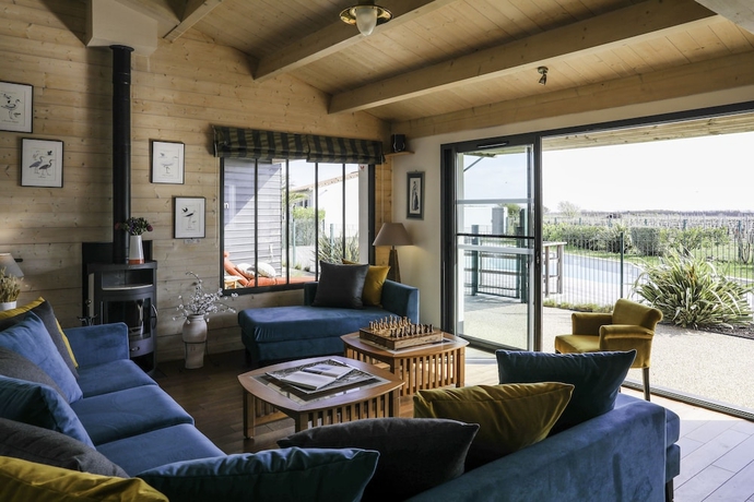 Imagen de los interiores del Hotel Les Vignes De La Chapelle, The Originals Relais. Foto 19