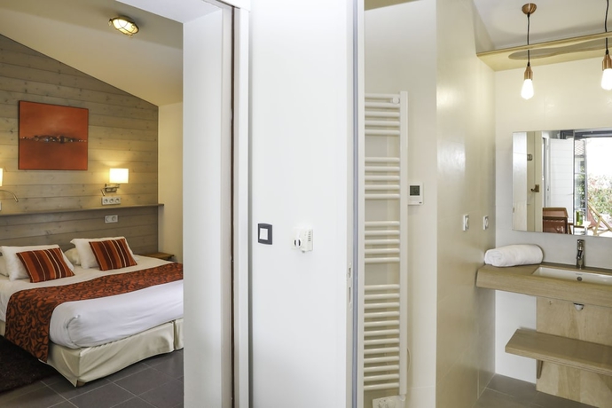 Imagen de la habitación del Hotel Les Vignes De La Chapelle, The Originals Relais. Foto 12