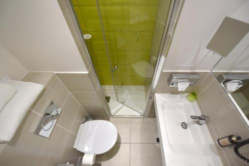 Imagen de la habitación del Hotel Les Voiles, Toulon. Foto 10