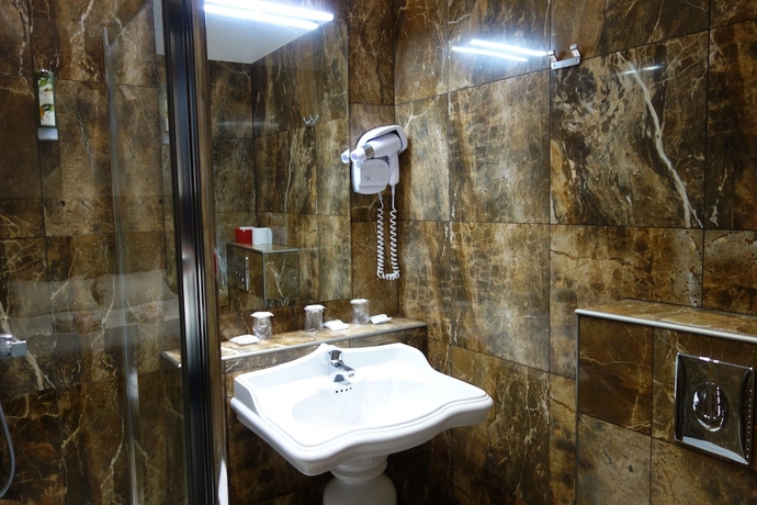 Imagen de la habitación del Hotel Les Voyageurs, Bastia. Foto 15