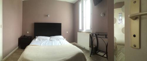 Imagen de la habitación del Hotel Les Voyageurs, LE CHATEAU D&acute;OLONNE. Foto 7
