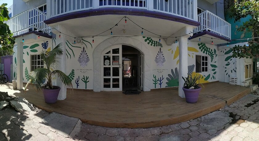 Imagen general del Hotel Les trois singes - Party and Friendly Hostel. Foto 6