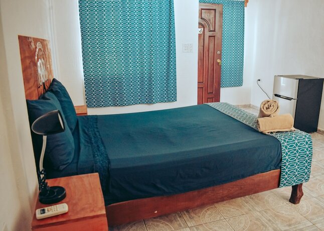 Imagen general del Hotel Les trois singes - Party and Friendly Hostel. Foto 8