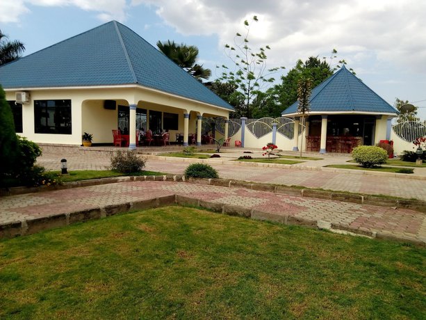 Imagen general del Hotel Lesa Garden. Foto 1