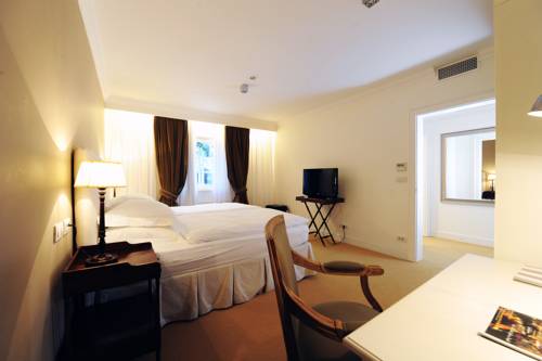Imagen de la habitación del Hotel Lesar Angel. Foto 7