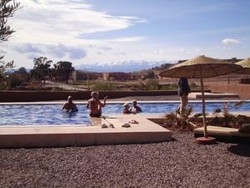 Imagen de la piscina del Hotel L'escale De Ouarzazate. Foto 11