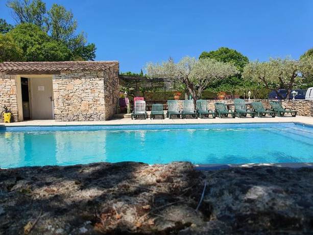 Imagen de la piscina del Hotel L\'escarbille. Foto 13