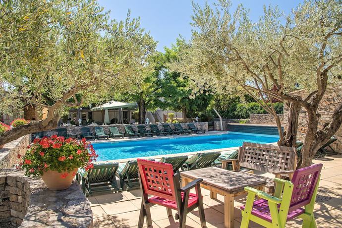 Imagen de la piscina del Hotel L\'escarbille. Foto 14