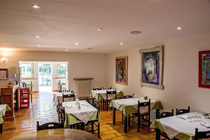 Imagen del bar/restaurante del Hotel L\'escarbille. Foto 2