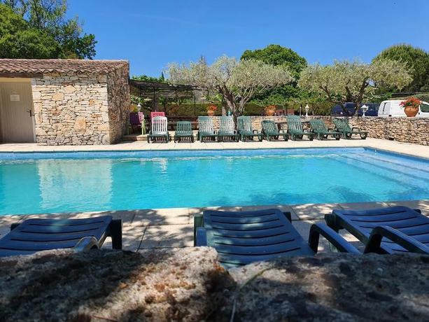 Imagen de la piscina del Hotel L\'escarbille. Foto 20