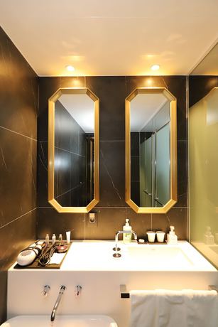 Imagen de la habitación del Hotel Lesign. Foto 9