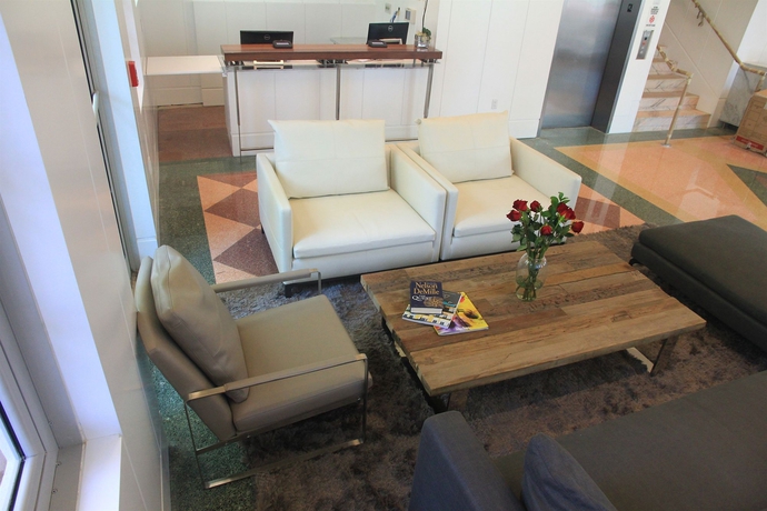 Imagen de los interiores del Hotel Leslie Ocean Drive. Foto 14