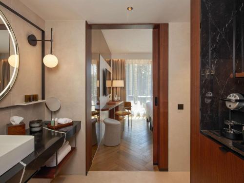 Imagen de la habitación del Hotel L'esquisse and Spa Colmar - Mgallery. Foto 9