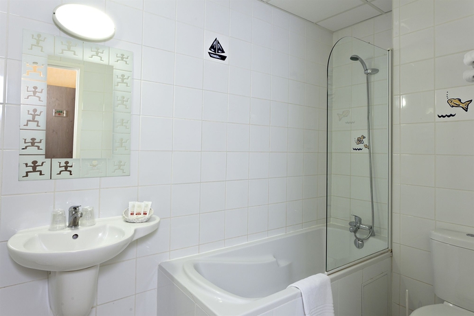 Imagen de la habitación del Hotel L'esterel. Foto 9