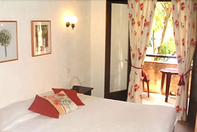 Imagen de la habitación del Hotel L'estirado Des Adrets. Foto 9