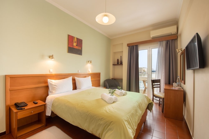 Imagen de la habitación del Hotel Lesvion. Foto 6