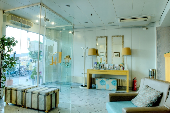 Imagen de los interiores del Hotel Lesvion. Foto 15