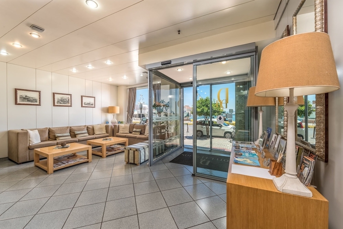 Imagen de los interiores del Hotel Lesvion. Foto 16