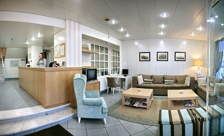 Imagen de los interiores del Hotel Lesvion. Foto 17